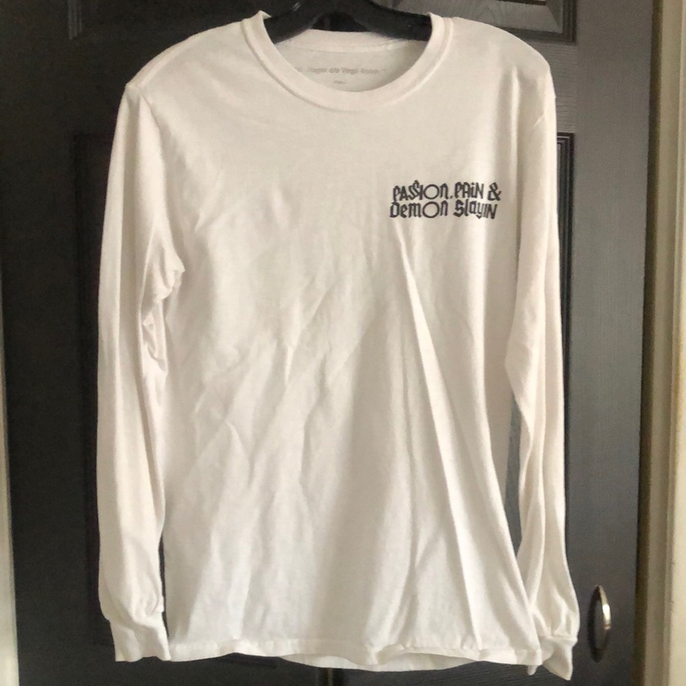 Long sleeve graphic t